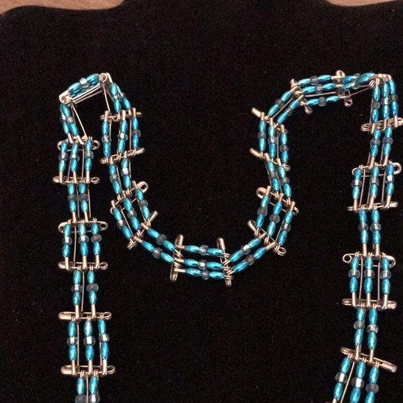 Vintage boho arts and crafts safety pin and bead necklace pair plus one bead - Picture 4 of 16